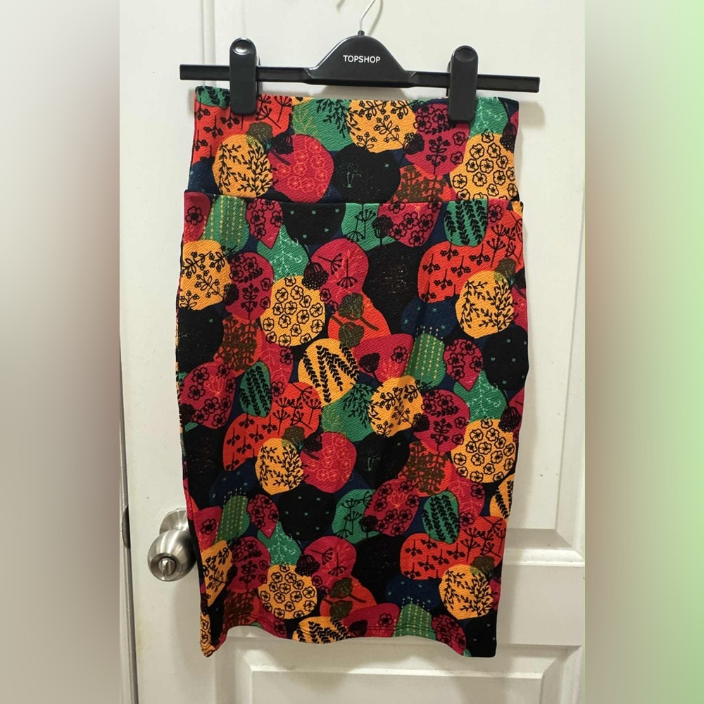 NWOT LuLaRoe Fall Forest Pattern Knee-Length Pencil Skirt in XS